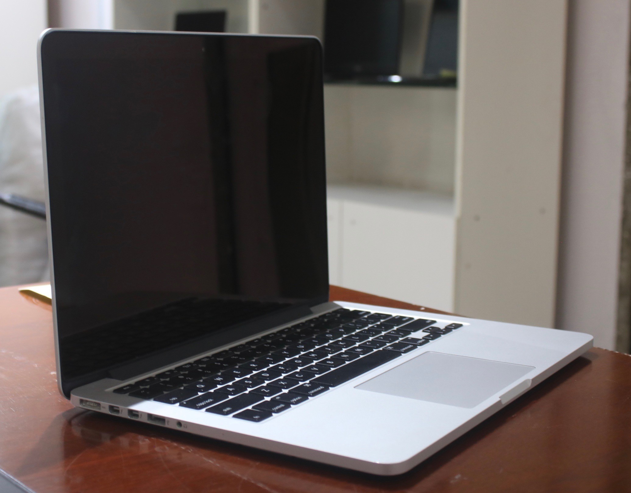 Apple Macbook Pro 2015 model Dual core i7 with 16gb RAM and 256gb